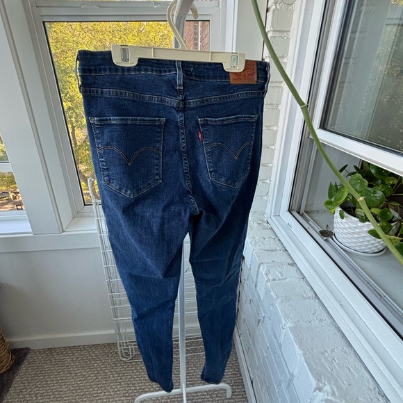 Levi’s high-rise skinny jeans dark wash - Picture 3 of 3